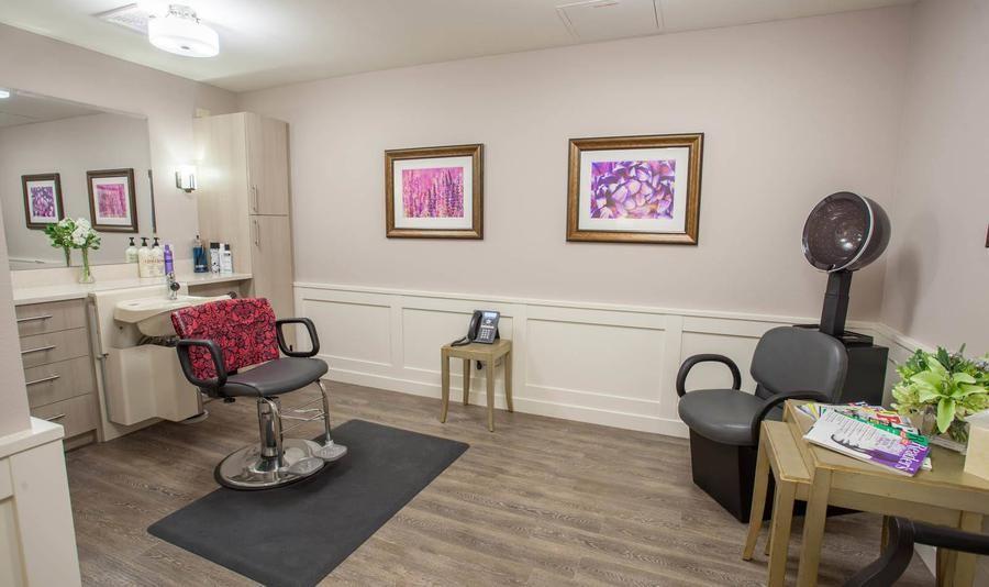 Crossroads at Lakewood Memory Care - Gallery Image 3