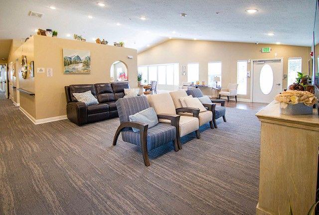 Rocky Mountain Care Spring Hollow Assisted Living and Memory Care - Gallery Image 5