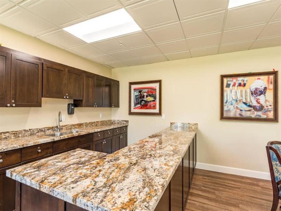 Pacifica Senior Living McMinnville - Gallery Image 4