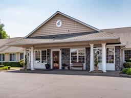 Pacifica Senior Living McMinnville - Gallery Image 2