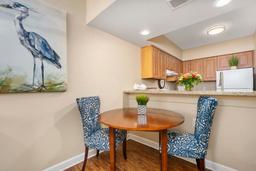 Commonwealth Senior Living at the Devonshire - Gallery Image 3