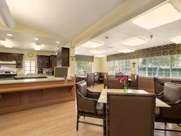 Pacifica Senior Living Riverside - Gallery Image 5