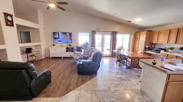 Arrowhead Shore Senior Living Llc - Gallery Image 4