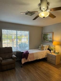 Arrowhead Shore Senior Living Llc - Gallery Image 5