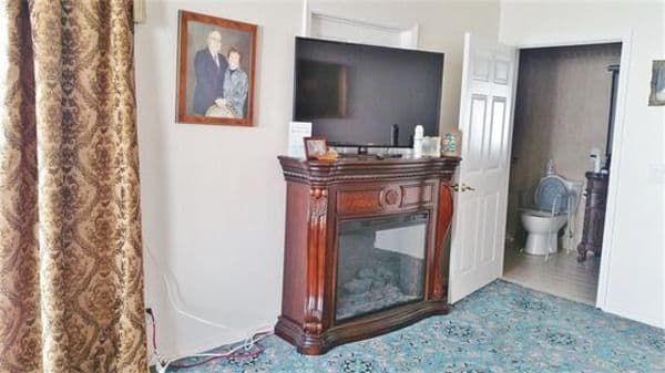 Alta Vista Manor - Gallery Image 5