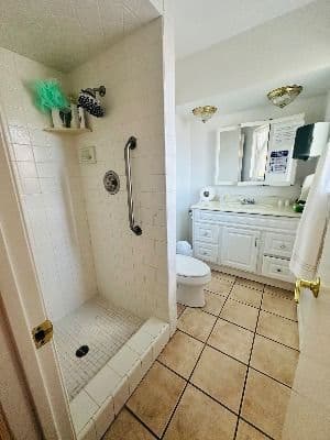 Uc Care Senior Living I - Gallery Image 6