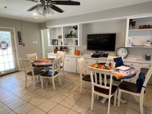 Extended Senior Care & Services - Gallery Image 5