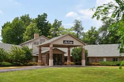 The Lodge at Harbour Manor - Gallery Image 1