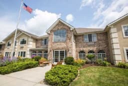 Crownpointe Of Lebanon - Gallery Image 2
