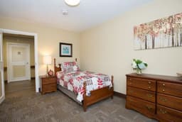 Quillen Manor Assisted Living and Villas - Gallery Image 3