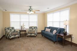 Quillen Manor Assisted Living and Villas - Gallery Image 2