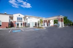 Twin Oaks Senior Living - Gallery Image 2