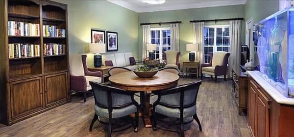 COUNTRY VILLAGE SENIOR LIVING - Gallery Image 4