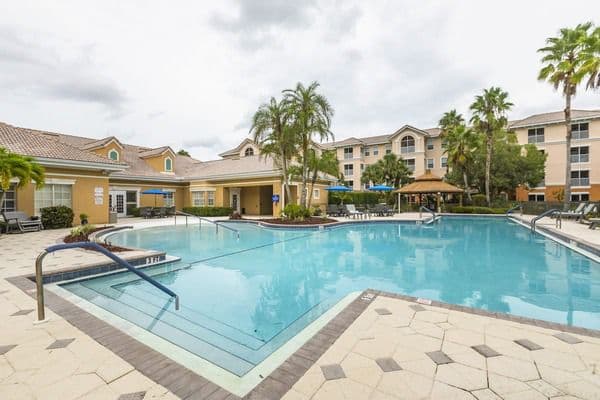 Inn At Aston Gardens At Pelican Pointe(By Discovery Senior Living) - Gallery Image 4
