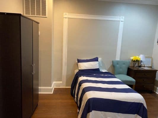 Evergreen Valley Assisted Living - Gallery Image 6