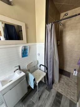 Senior Living Norwoods Hacienda Iii - Gallery Image 6
