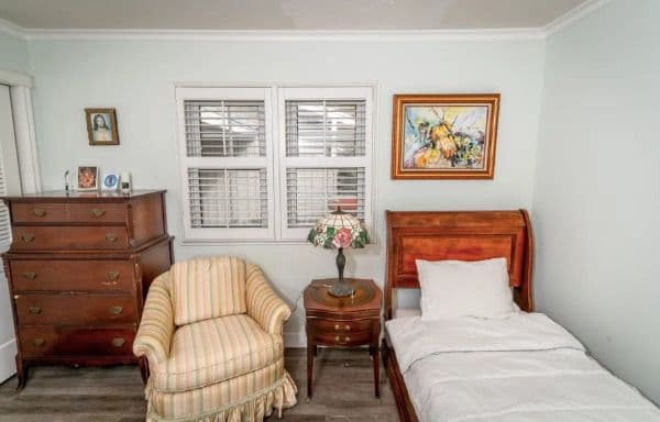 Coastal Charm Of Tustin - Gallery Image 3