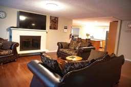 Acacia Home - Gallery Image 3