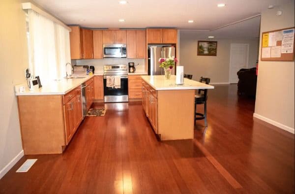 Acacia Home - Gallery Image 6