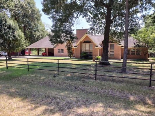 Crossroads Senior Living at Sunset Trail - Gallery Image 1