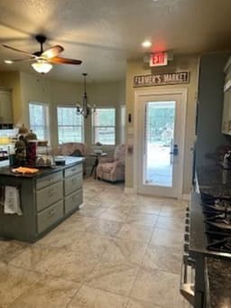 Crossroads Senior Living at Sunset Trail - Gallery Image 6