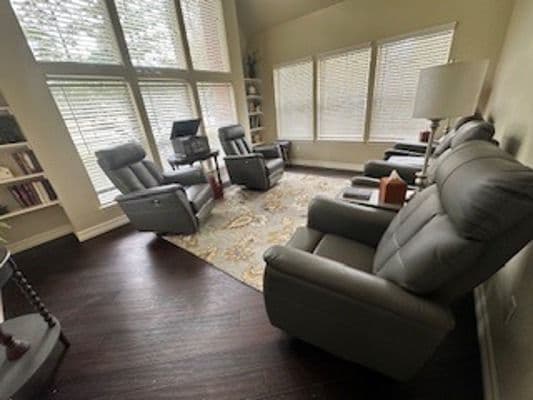 Crossroads Senior Living at Sunset Trail - Gallery Image 4