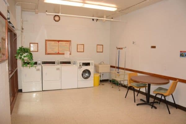 East Glen Apartments - Gallery Image 3
