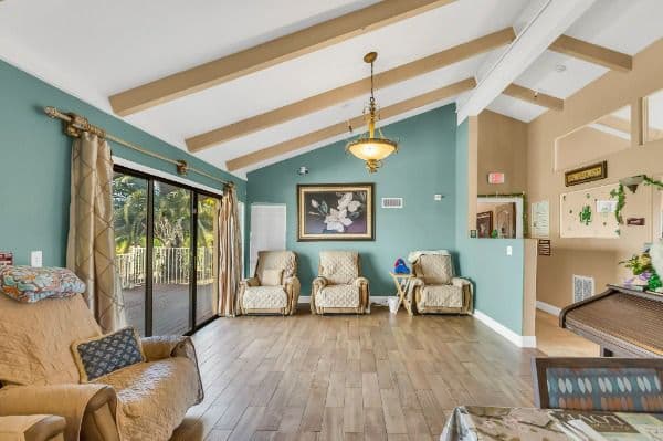 Queen Of Hearts Elder Care Of Orangevale - Gallery Image 2