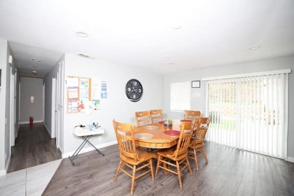 Renaissance Living Ii - Gallery Image 3