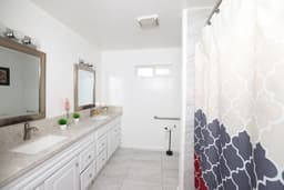 Renaissance Living Ii - Gallery Image 5