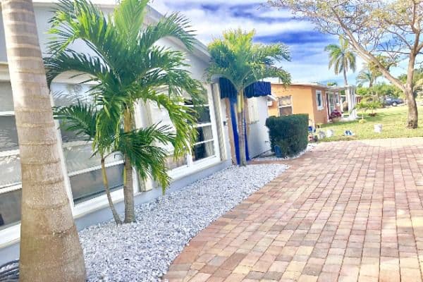 Blue Ribbon Care Assisted Living Llc (Palm Springs)
