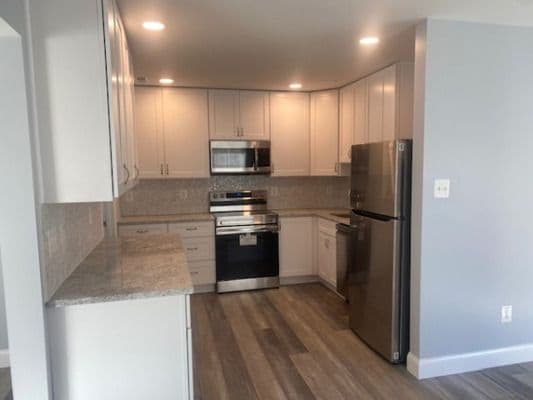 B Moore'S Home Away From Home 2 Llc - Gallery Image 3