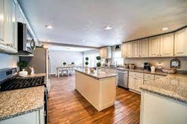 Heritage At Walton Hills - Gallery Image 3