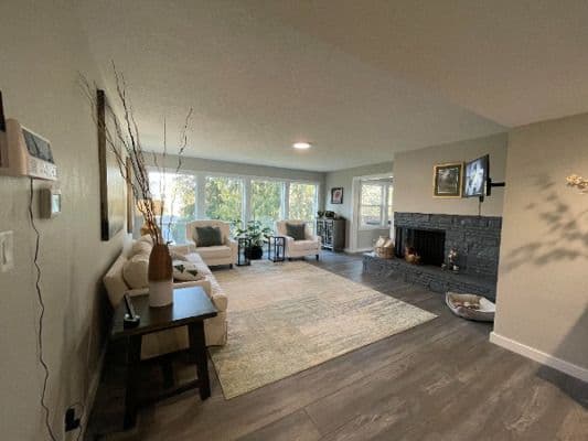 Hillview Senior Care Home, Misty Holliday