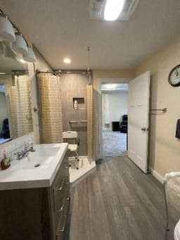 Hillview Senior Care Home, Misty Holliday - Gallery Image 6