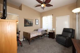 Golden Sunset Villa - Gallery Image 3