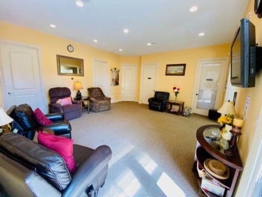 Sylvan Heights Care Home 1, Magdalena Pisica - Gallery Image 4