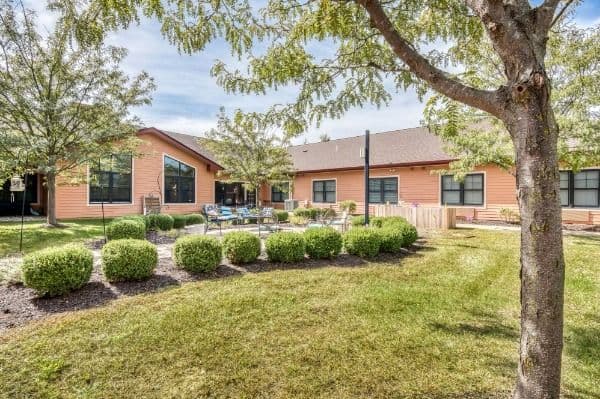 Assisted Living At The Meadowlands - Gallery Image 2
