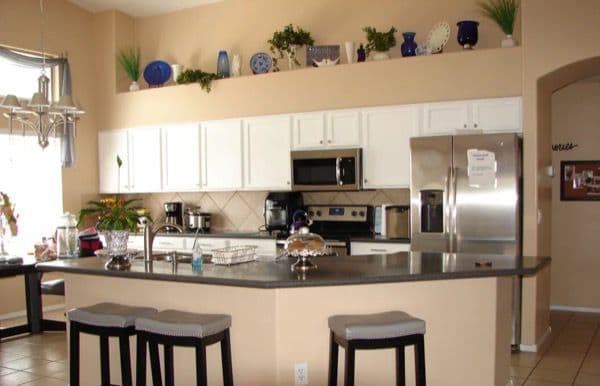 Red Mountain At Gateway - Gallery Image 2