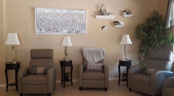 Red Mountain At Gateway - Gallery Image 3