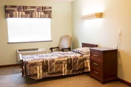 Shady Lawn Nursing Home - Gallery Image 4