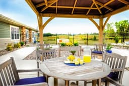 The Courtyard at Bellevue - Gallery Image 2