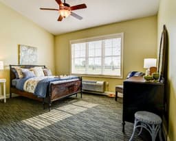 The Courtyard at Bellevue - Gallery Image 6
