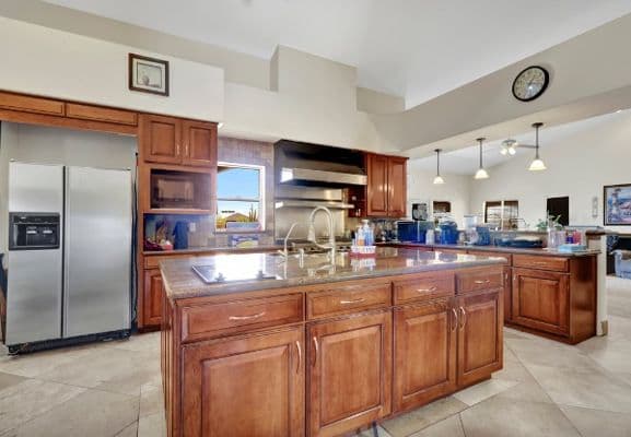 Lovin Manor - Gallery Image 4