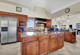 Lovin Manor - Gallery Image 4