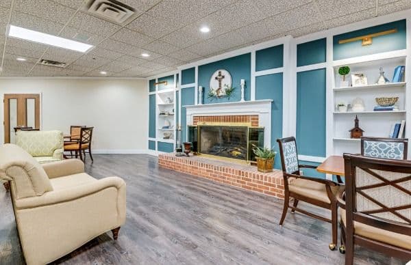 Colonial Heights Senior Living - Gallery Image 1