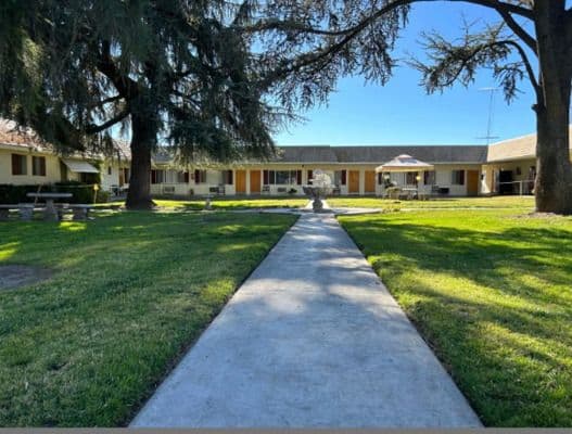 Braswell's Leisure Manor