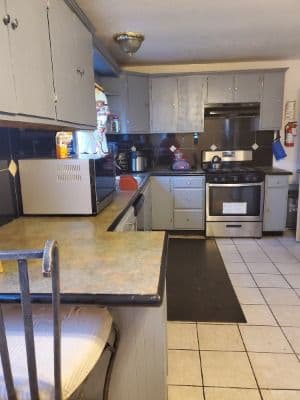 Deluxe Assisted Living - Gallery Image 3