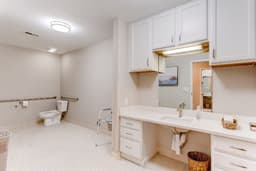 Grace'S Inn - Modern Assisted Living - Gallery Image 6