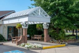 Country Club Retirement Campus - Gallery Image 3